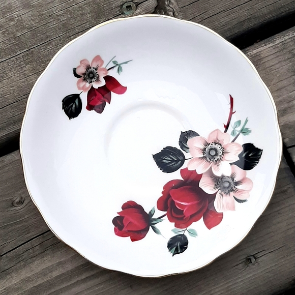 Queen Anne Teacup & Saucer - Picture 4 of 7